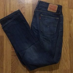 Levi’s 514. Regular fit